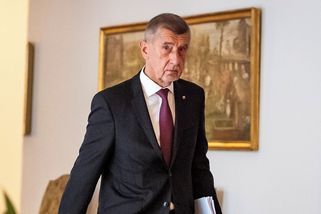 Premiér Babiš vytasil migranty: Zlí jazykové na něj vytáhli glóbus