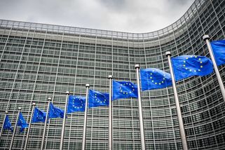 Brusel chce změnu povolenek. Podpoří průmysl, ale peníze musí zůstat v Unii - Seznam Zprávy