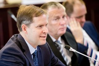 Do Moskvy jede na oslavy i český europoslanec za Stačilo! - Novinky