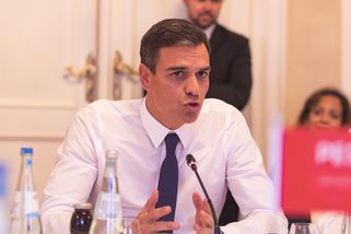 Sánchez vyčítá Evropě „sobeckou a protiprávní“ rea...