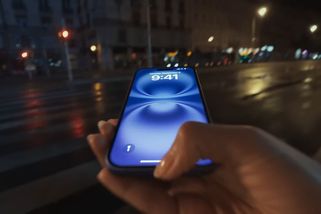 Apple překonal metu pěti bilionů dolarů. Pomohla mu opatrnost v umělé inteligenci - Novinky