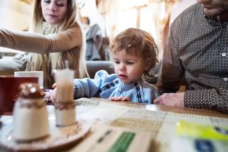 Děti do restaurace nepatří. „Chci se v klidu najíst, ne poslouchat řev", vzkazují hosté