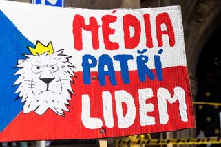 Důvěra v média se propadá. Ale Češi jim přesto věří víc, než se může zdát - Seznam Zprávy