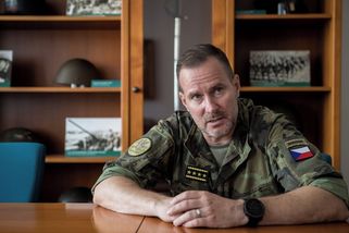 Od vojáků do politiky. Šéf armády Řehka zvažuje kariéru v Senátu - Seznam Zprávy