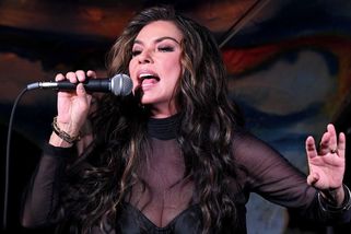 Shania Twain na koncertě nadzvedla šaty. Fanouškům se to nelíbilo