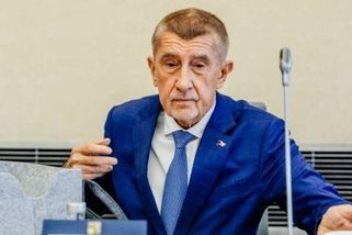 Babiš otevřel vážná témata, lidé ale sledovali úplně něco jiného. Hlavní roli převzalo premiérovo těsné bílé tričko