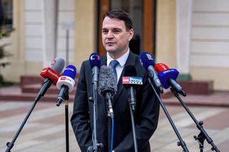 Macinka seškrtal humanitární pomoc na třetinu. Méně bude i pro Ukrajinu - Novinky