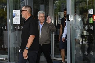Největší hvězda zahájení festivalu Dustin Hoffman je ve Varech. Takhle mu to sluší s manželkou
