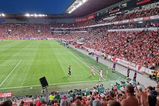 VAR dvakrát opravil verdikt rozhodčího proti Slavii. Skandální, anebo správná rozhodnutí? - Médium.cz
