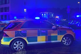Muž s nožem a sekerou útočil na ubytovně v Praze, policie ho postřelila - Novinky