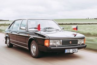 Proměny Tatry 613: Kromě slavné prodloužené limuzíny vznikla i sanitka nebo pětikolka pro letiště - Garáž.cz