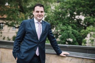 Nebýt nás, schodek by byl vyšší, chlubí se Macinka po půl roce vlády s ANO - Seznam Zprávy