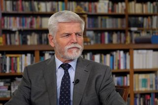 Z české muniční iniciativy se stáhla polovina zemí, oznámil Pavel - Novinky