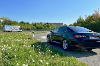 Zapomeňte na Kobru 11, realita je úplně jiná! Den s řidičem tajného dálničního stíhače - Garáž.cz