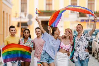 „Ať si dělají, co chtějí, ale doma.“ Prague Pride znovu ukazuje, jak vypadá česká tolerance