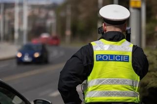Policie našla způsob měření, na který jsou řidiči krátcí. Vidí je na stovky metrů daleko