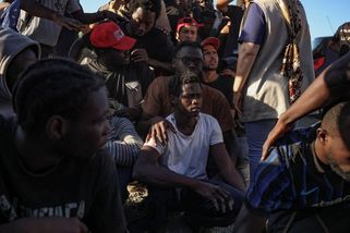 Obrazem: V Ceutě zůstávají tisíce migrantů, spí na plážích i na ulici - Seznam Zprávy