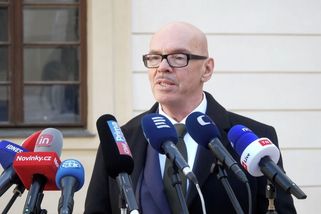 Tisková konference ministra Klempíře k zákonu o zrušení poplatků za televizi a rozhlas - Novinky