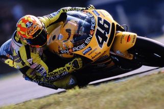 MotoGP v Brně již tento víkend! Vzpomínáme pět momentů, které připomínají kouzlo Masarykova okruhu - Garáž.cz