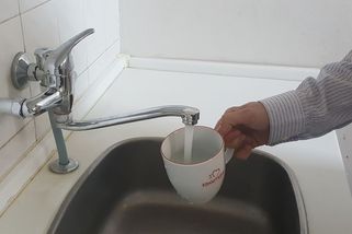 Zaplaťte dvanáct tisíc, až potom vám schválíme vodovod, žádala nezákonně středočeská obec - Novinky