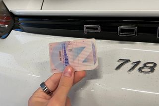 Řidičský průkaz na auto nově od 15 let. Vyděšené bio-matky a důchodci zásadně nesouhlasí. Jaký je váš názor?