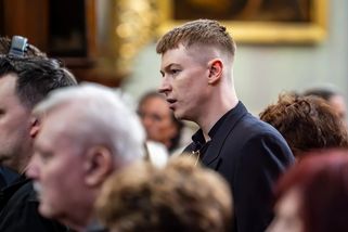 Je mu teprve 29 let a vydělává víc než primář. Český herec o penězích promluvil bez obalu - VIPshow