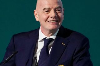 UEFA hrozí bojkotem turnajů FIFA. Spor o prodej podílu na mistrovství světa může otřást světovým fotbalem