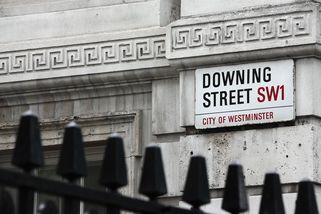 Jasný vzkaz Kyjevu i Moskvě. Nový britský premiér podpořil Ukrajinu i posílení armády