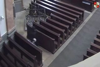 Policie zveřejnila video z krádeže lebky svaté Zdislavy - Novinky