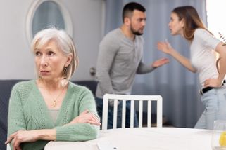 ŽENA-IN - Tchyně chce, abychom jí posílali peníze, prý nevychází s důchodem, je naštvaná Terka