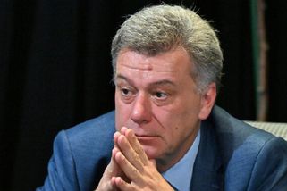 Z miliardového daru je trestní zemětřesení. Šándor řekl, kdo se ještě může obávat