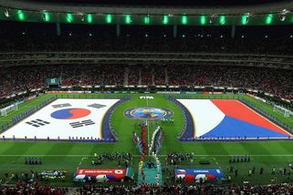 MS fotbal | Fanoušek se při českém zápase smál Korejce za šikmé oči. Rasistická urážka se mu vymstila - Sport.cz