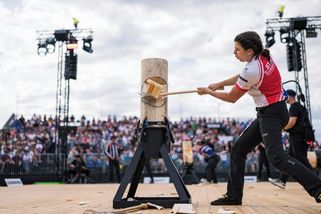 Světová rekordmanka ve sportovním dřevorubectví: Technika je mnohem důležitější než velká síla - Novinky