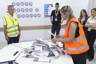 V kosovských parlamentních volbách jasně vyhrála vládnoucí LVV - Novinky