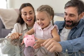 Děti by už od 6 let měly znát výši příjmů a výdajů rodiny a podílet se na finančních rozhodnutích