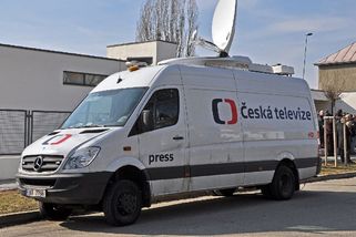 Státní televize v přímém přenosu. Poslanec SPD propálil, o co vládě s médii skutečně jde - Médium.cz