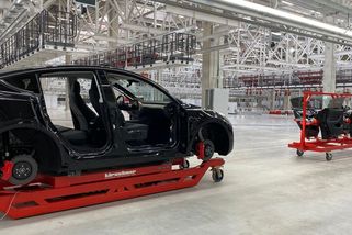 Muskova Tesla jde v Česku s elektromobily proti proudu a prudce roste - Seznam Zprávy