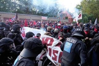 V Německém Erfurtu to vře kvůli sjezdu AfD. Ve městě jsou desetitisíce protestujících - Novinky