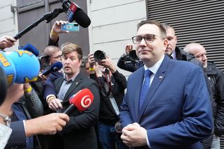 Okamura by neměl teď jezdit do Číny a vláda ať vydá varování, míní Lipavský - Novinky
