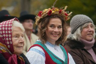 Z pražského korporátu na Valašsko míří v nové romanci Pavla Gajdošíková - Novinky