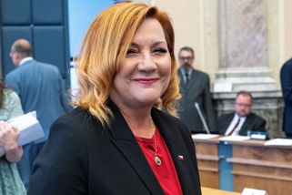 Za kázání z Velehradu dostala Alena Schillerová hrozný čoud. Nevylepšila si to ani ve Varech, kde zapomněla tleskat