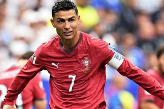 MS fotbal | Dotčený Ronaldo. Po dotazu na Messiho reagoval odchodem a teatrálním gestem - Sport.cz