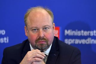 Za vraždy a surová znásilnění do vězení od 13 let? Ministr Tejc chce zavírat dětské agresory