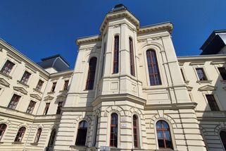 Soudci kvůli extrémním vedrům odkládají taláry - Novinky