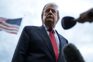 „Trump odpálil bombu.“ Bezprecedentní střet USA s...