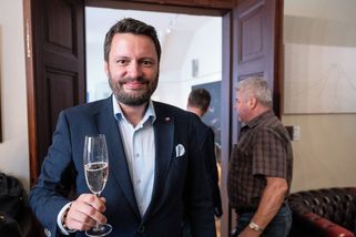 „Zapomenuté“ byty Prokopa z ANO stavěl developer, kterému pomohl v byznysu - Seznam Zprávy