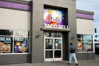 Část prodejen Taco Bell stahuje z prodeje salát, způsoboval explozivní průjem - Seznam Zprávy