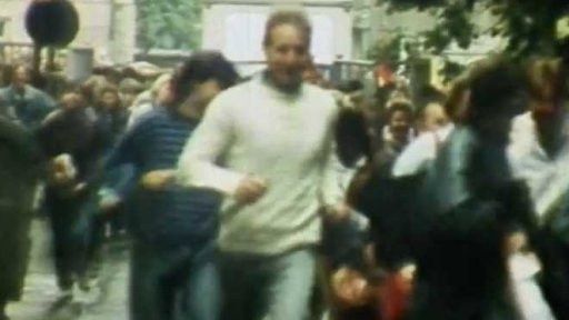 Liberecké prodejní trhy (1989) - Nemáme, nemáme, nemáme... - Archiv ČT24 | Česká televize