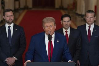 Trumpa rozzlobil nedostatek munice. Svolal krizovou schůzi - Novinky