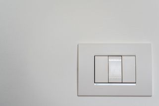 Socialistický podvod Československé televize na diváky: Hlasování vypínači světel nemohlo fungovat - Médium.cz